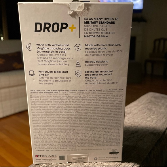 OtterBox Defender Pro Series Case and Holster For iPhone 15 Pro - Black - Picture 4 of 6